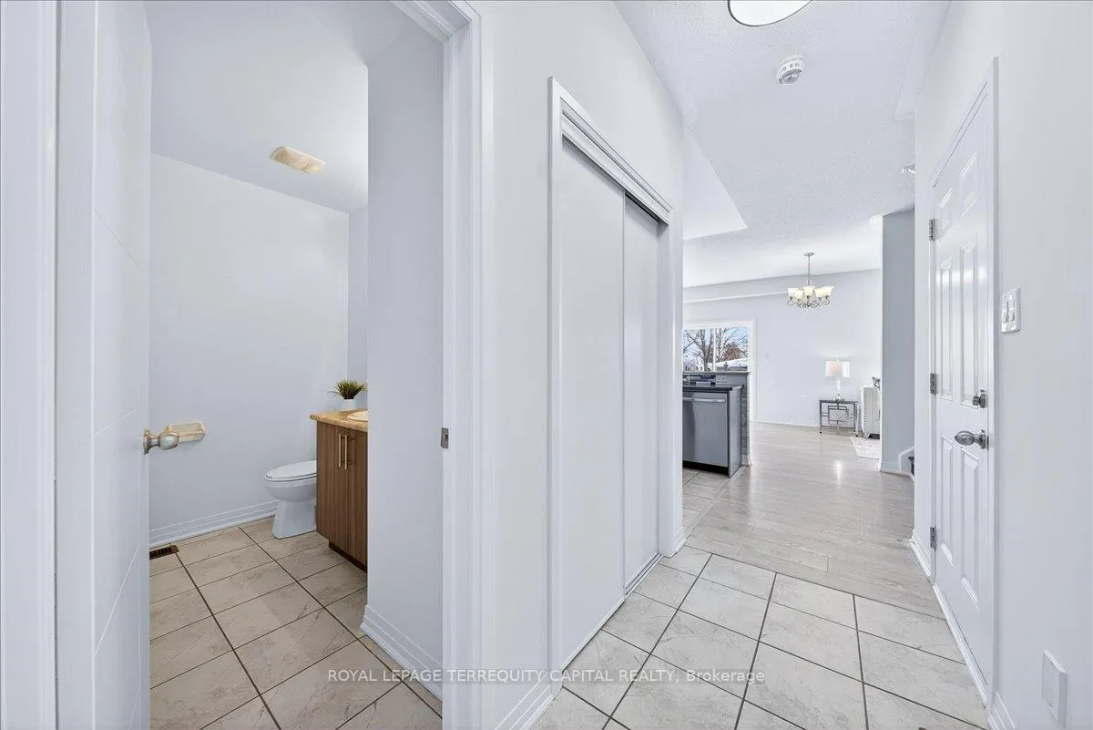 Photo 10 of 11 Bedford Estates Crescent, Barrie, Bayshore — HOMEH