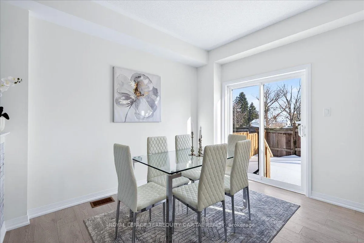 Photo 17 of 11 Bedford Estates Crescent, Barrie, Bayshore — HOMEH