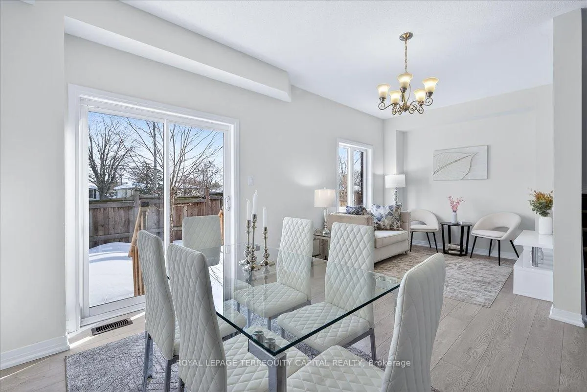 Photo 19 of 11 Bedford Estates Crescent, Barrie, Bayshore — HOMEH