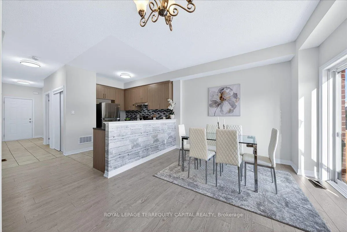 Photo 27 of 11 Bedford Estates Crescent, Barrie, Bayshore — HOMEH