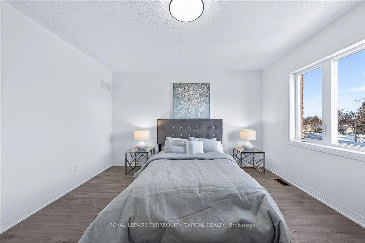 Photo 32 of 11 Bedford Estates Crescent, Barrie, Bayshore — HOMEH