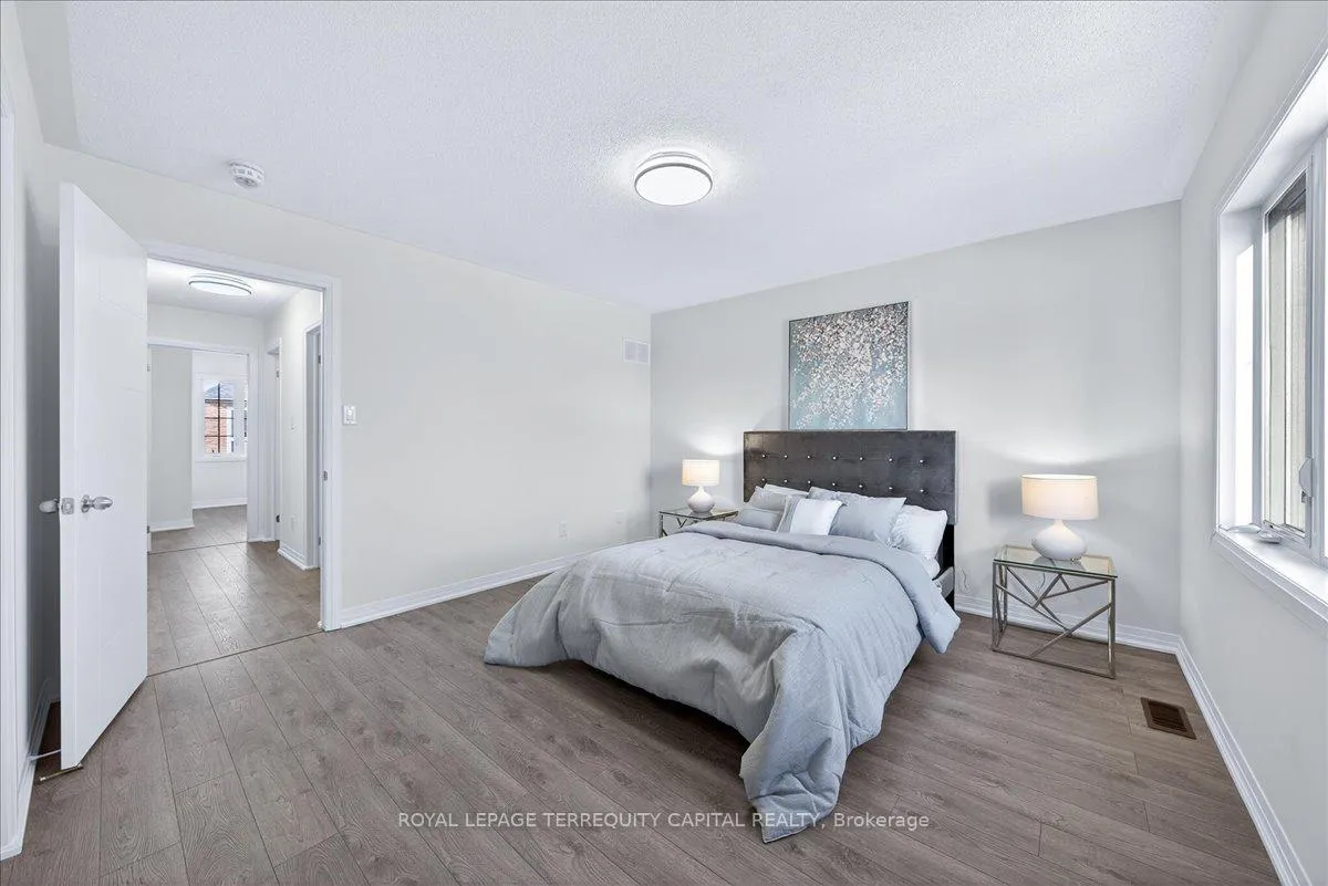 Photo 33 of 11 Bedford Estates Crescent, Barrie, Bayshore — HOMEH