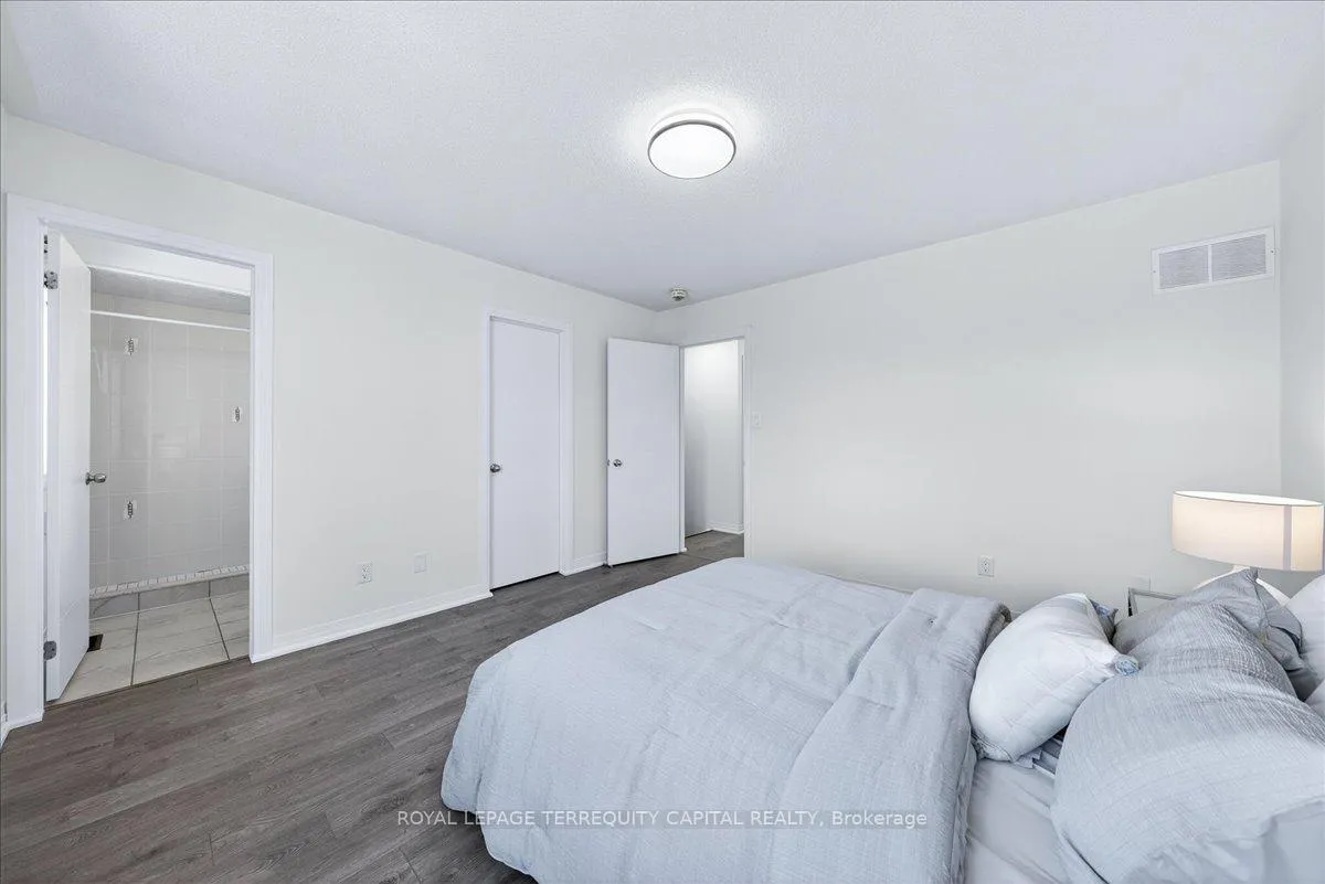 Photo 34 of 11 Bedford Estates Crescent, Barrie, Bayshore — HOMEH