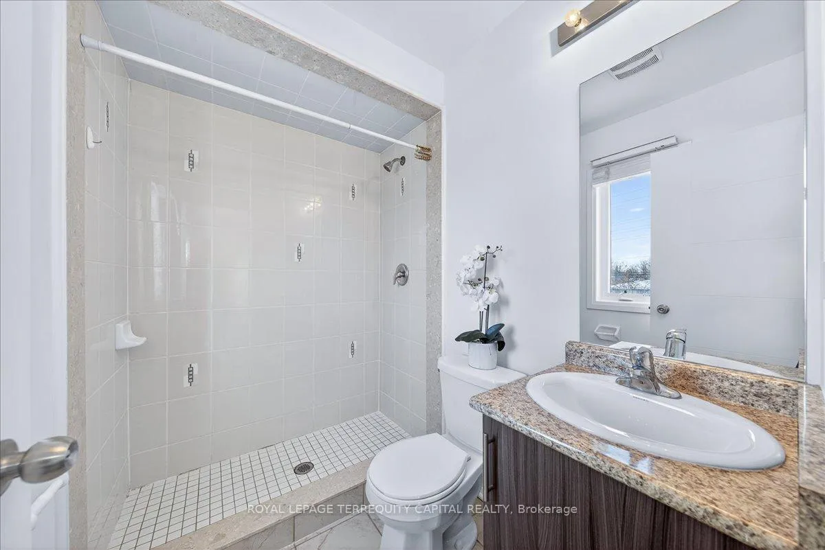 Photo 35 of 11 Bedford Estates Crescent, Barrie, Bayshore — HOMEH
