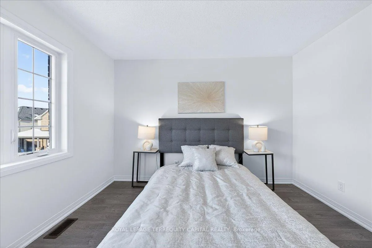 Photo 41 of 11 Bedford Estates Crescent, Barrie, Bayshore — HOMEH