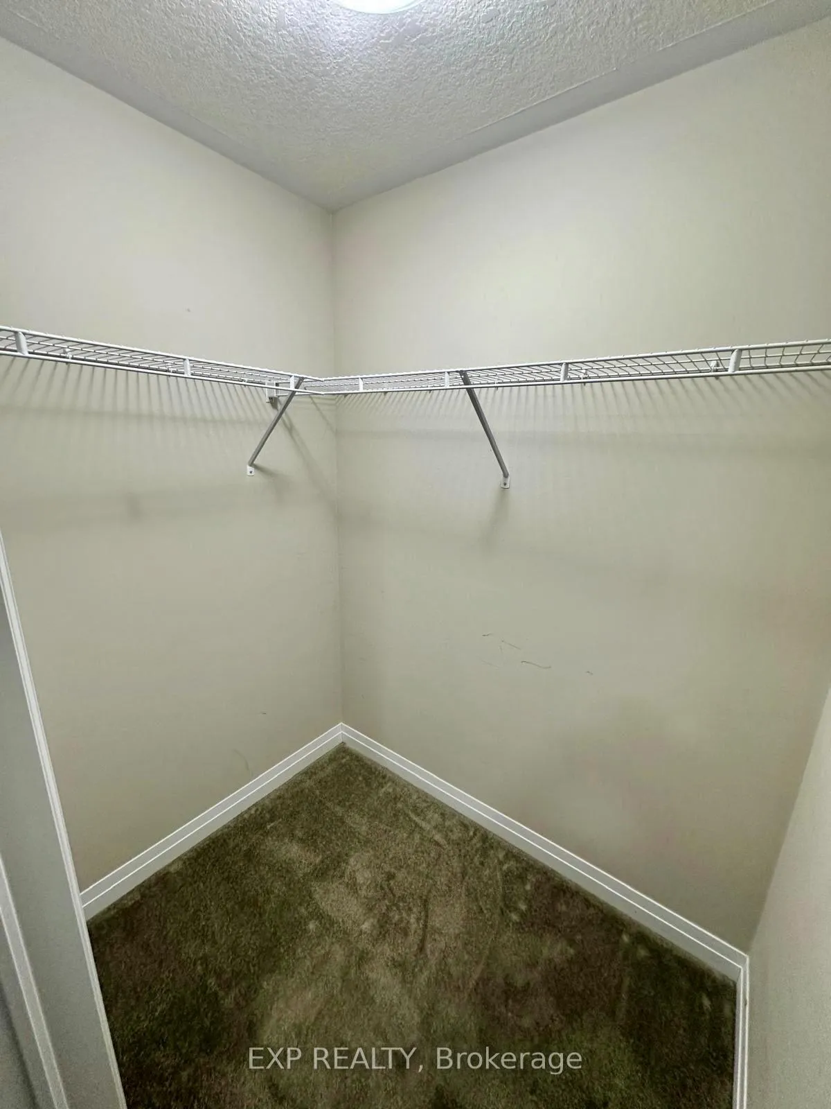 Photo 4 of 88 Seabrook Drive, Kitchener, Trussler — HOMEH