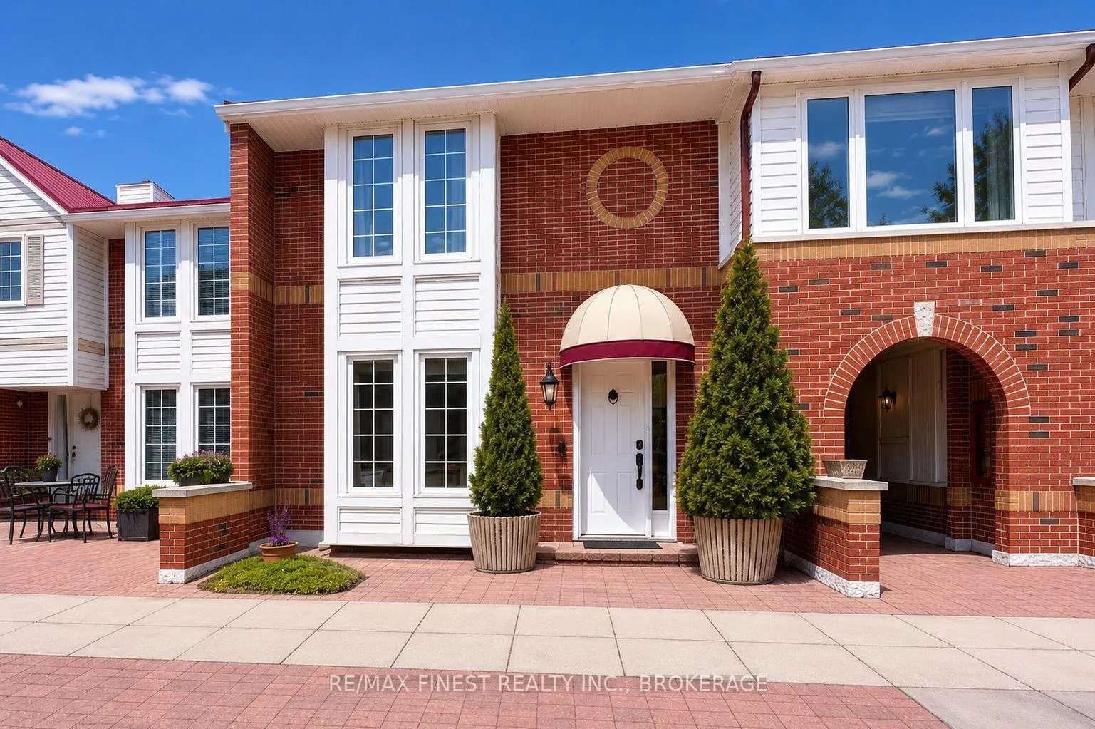 Photo 1 of Unit 16, 1 Place D'armes, Kingston, East of Sir John A. Blvd — HOMEH