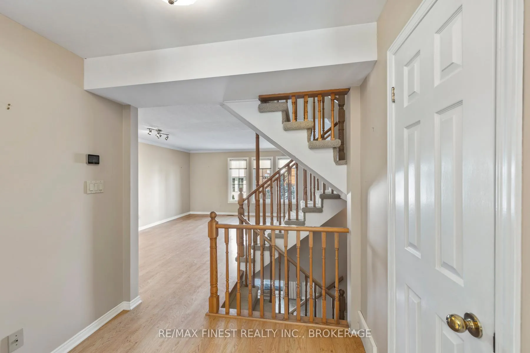 Photo 8 of Unit 16, 1 Place D'armes, Kingston, East of Sir John A. Blvd — HOMEH