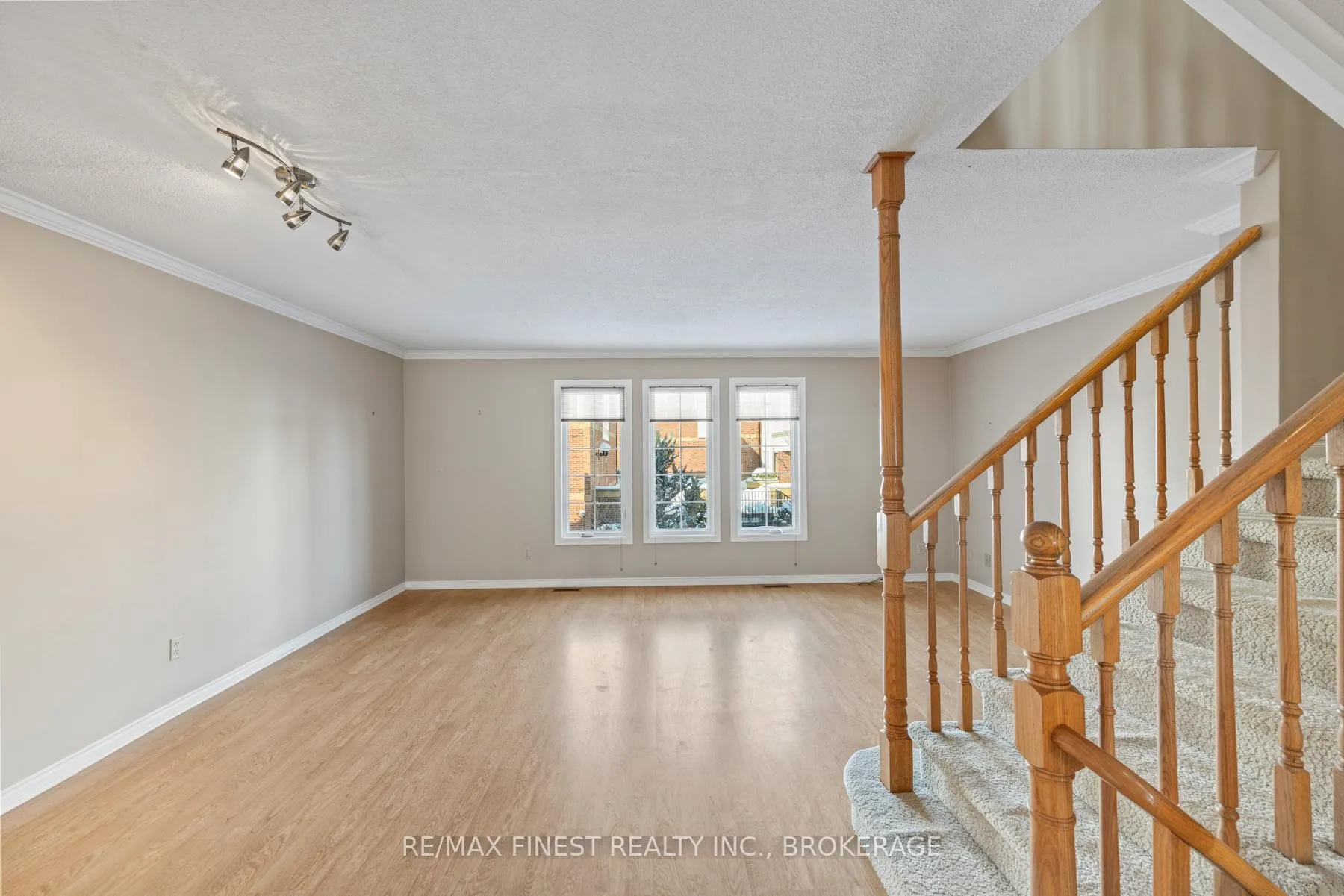 Photo 10 of Unit 16, 1 Place D'armes, Kingston, East of Sir John A. Blvd — HOMEH