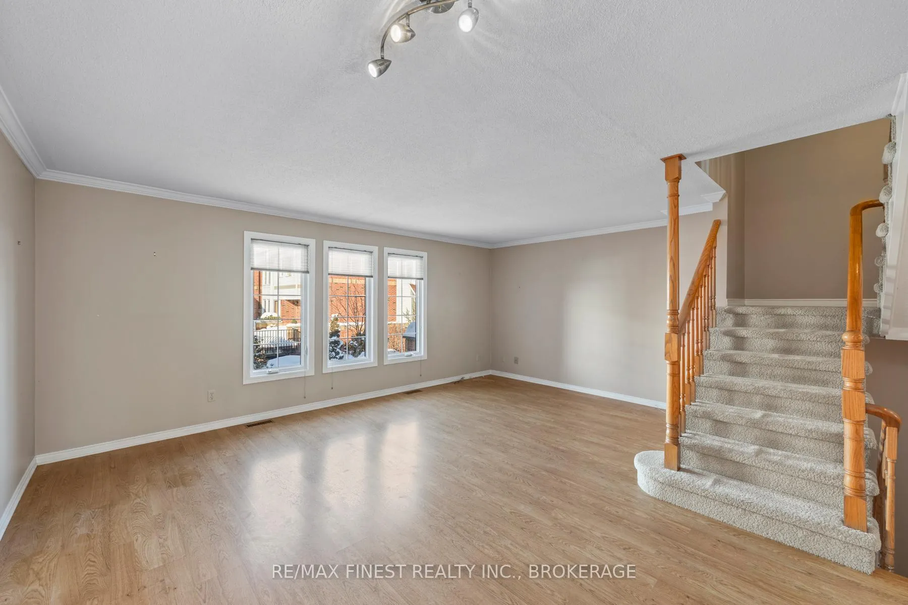 Photo 12 of Unit 16, 1 Place D'armes, Kingston, East of Sir John A. Blvd — HOMEH