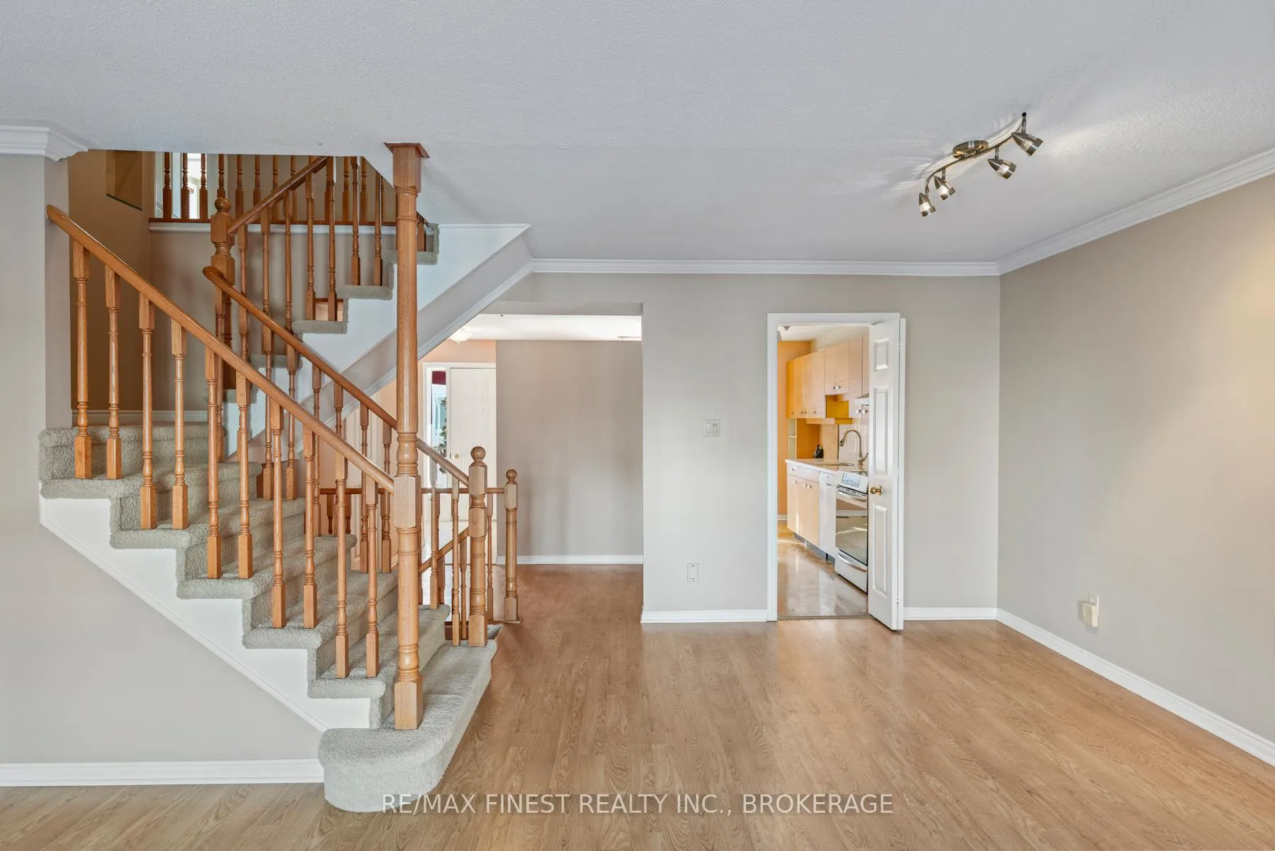 Photo 17 of Unit 16, 1 Place D'armes, Kingston, East of Sir John A. Blvd — HOMEH