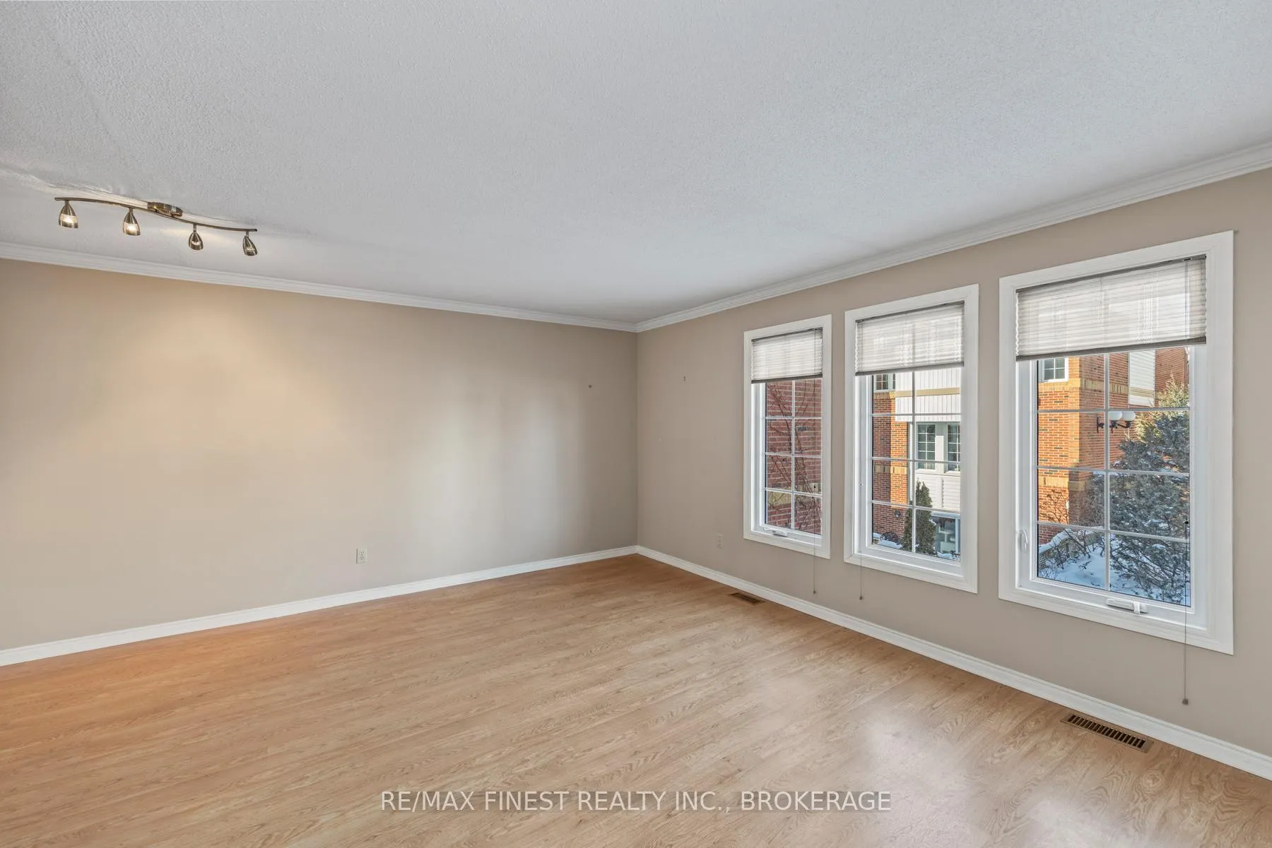 Photo 20 of Unit 16, 1 Place D'armes, Kingston, East of Sir John A. Blvd — HOMEH