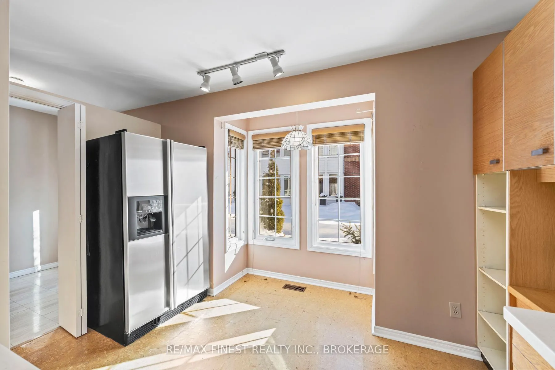 Photo 25 of Unit 16, 1 Place D'armes, Kingston, East of Sir John A. Blvd — HOMEH