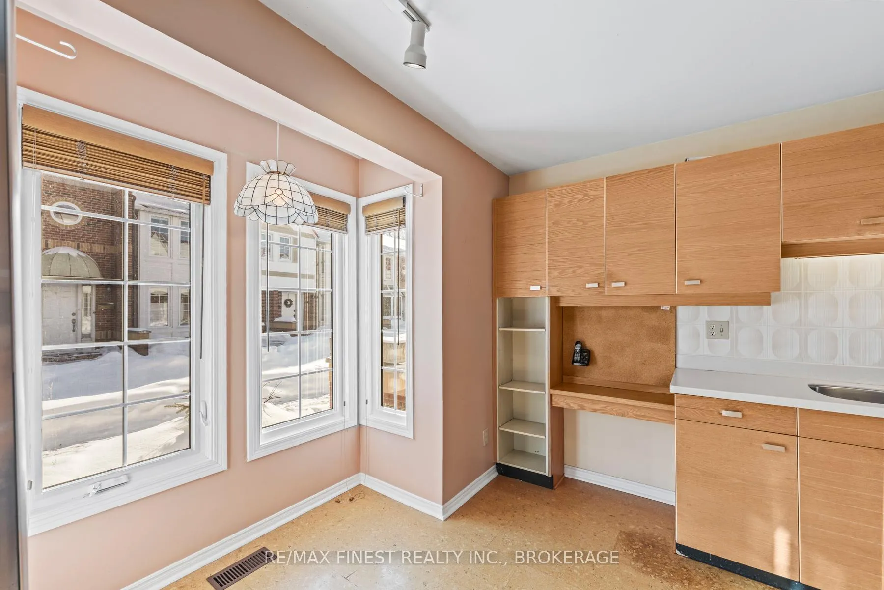 Photo 26 of Unit 16, 1 Place D'armes, Kingston, East of Sir John A. Blvd — HOMEH
