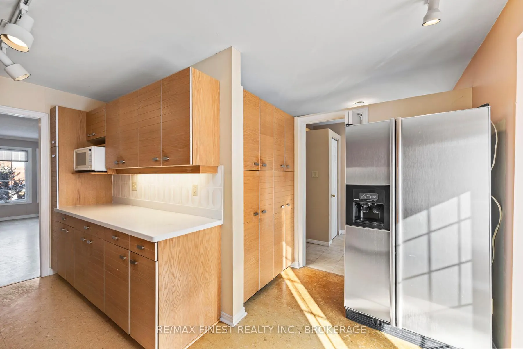 Photo 27 of Unit 16, 1 Place D'armes, Kingston, East of Sir John A. Blvd — HOMEH