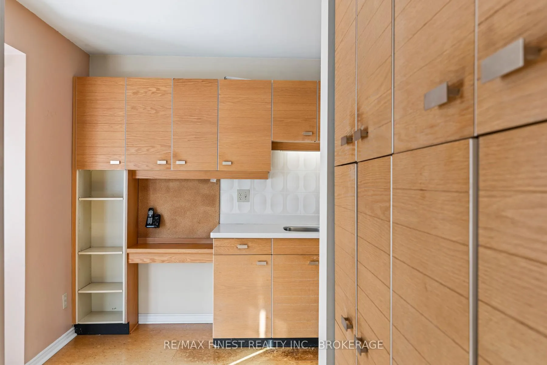 Photo 28 of Unit 16, 1 Place D'armes, Kingston, East of Sir John A. Blvd — HOMEH