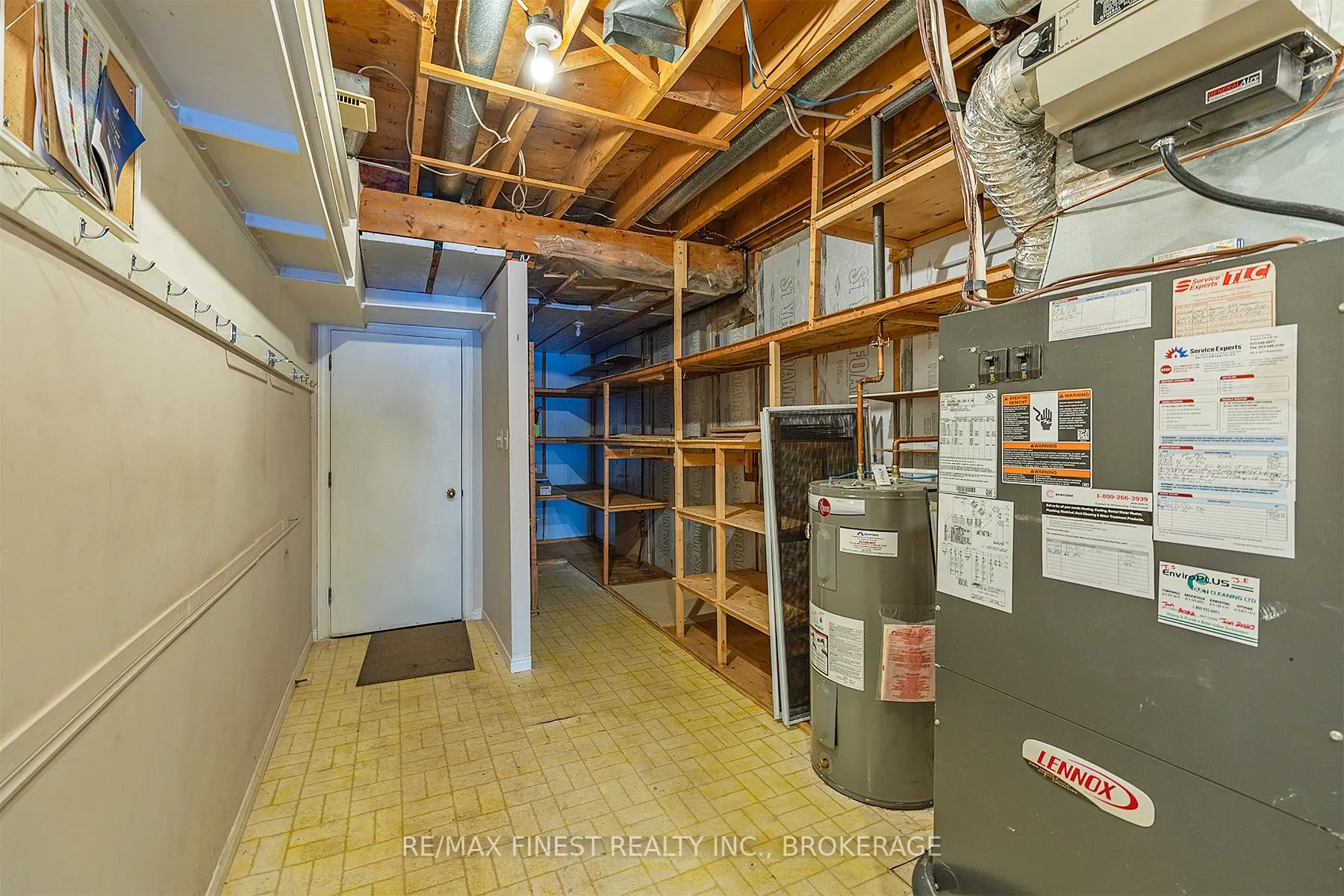 Photo 46 of Unit 16, 1 Place D'armes, Kingston, East of Sir John A. Blvd — HOMEH