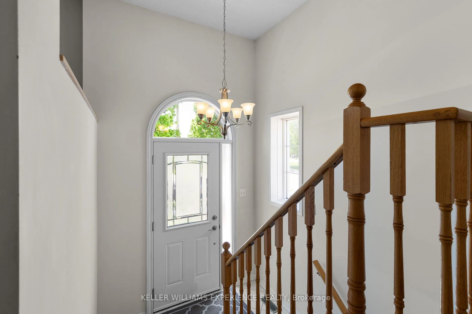 Photo 3 of 72 Rundle Crescent, Barrie, Holly — HOMEH