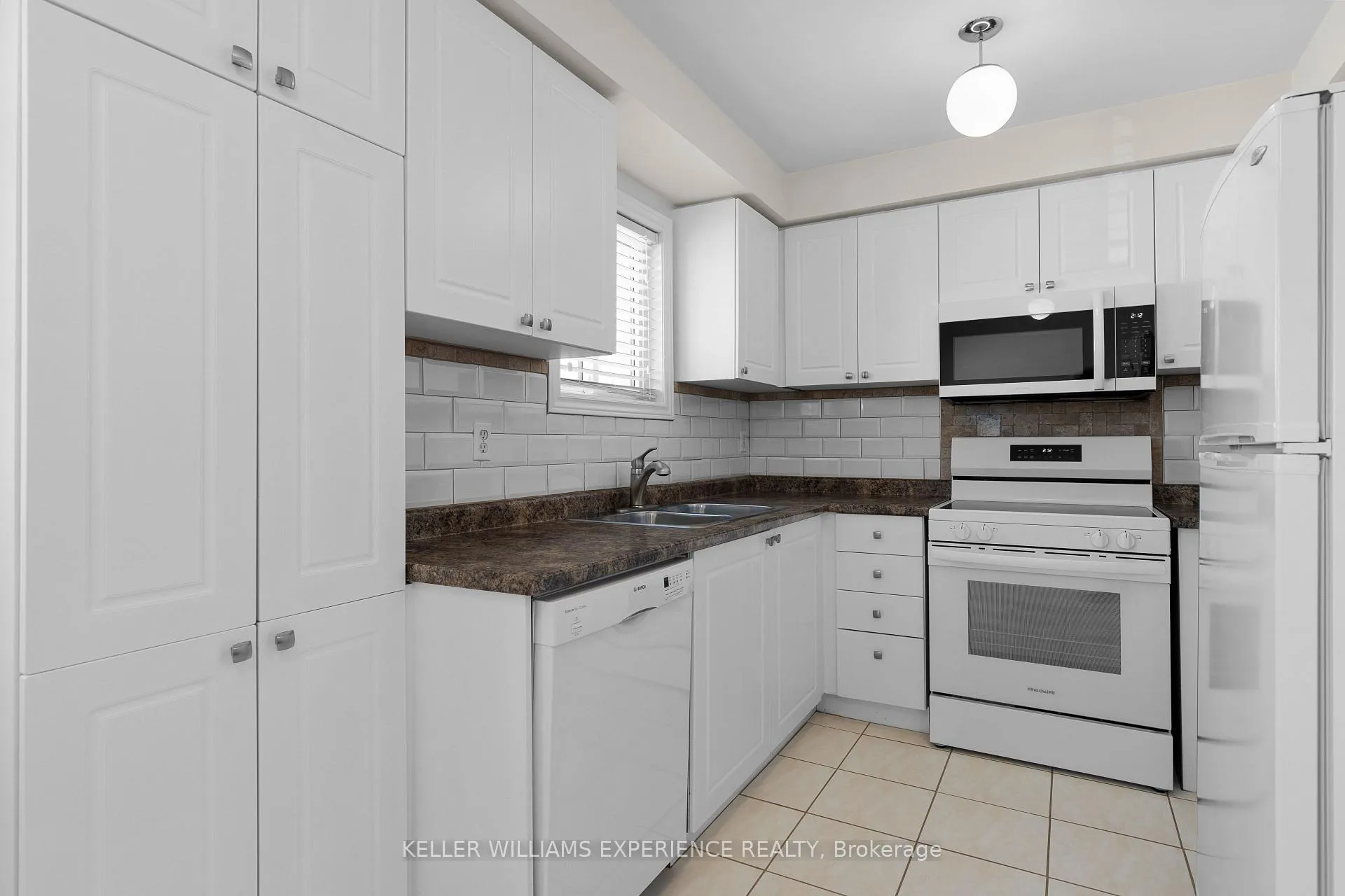 Photo 8 of 72 Rundle Crescent, Barrie, Holly — HOMEH