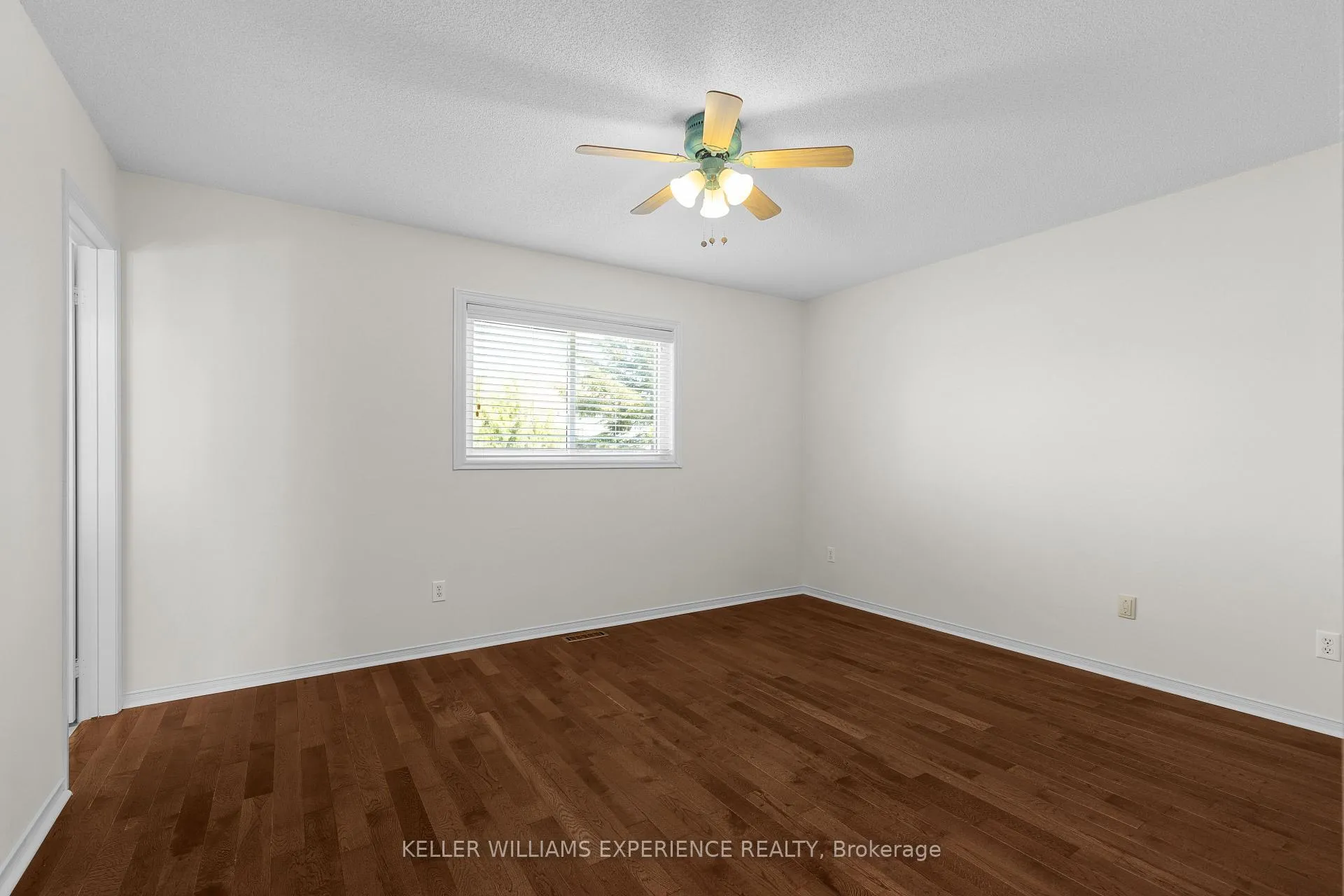 Photo 10 of 72 Rundle Crescent, Barrie, Holly — HOMEH