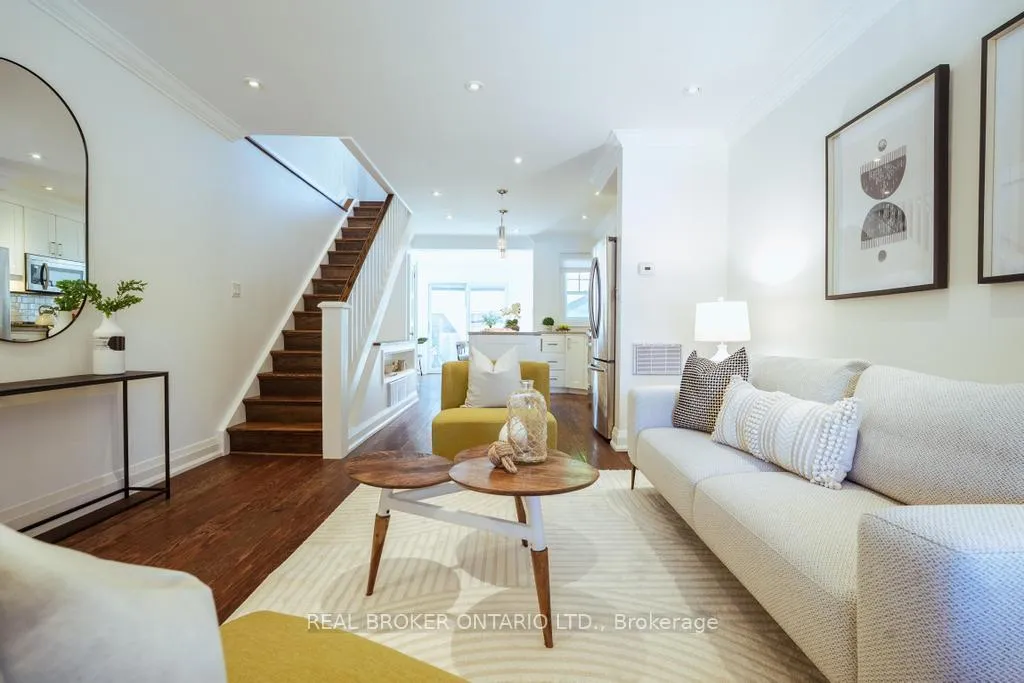 Photo 5 of 5 Heyworth Crescent S, Toronto, East End-Danforth — HOMEH