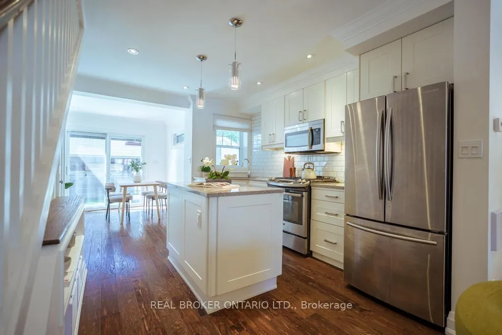 Photo 9 of 5 Heyworth Crescent S, Toronto, East End-Danforth — HOMEH