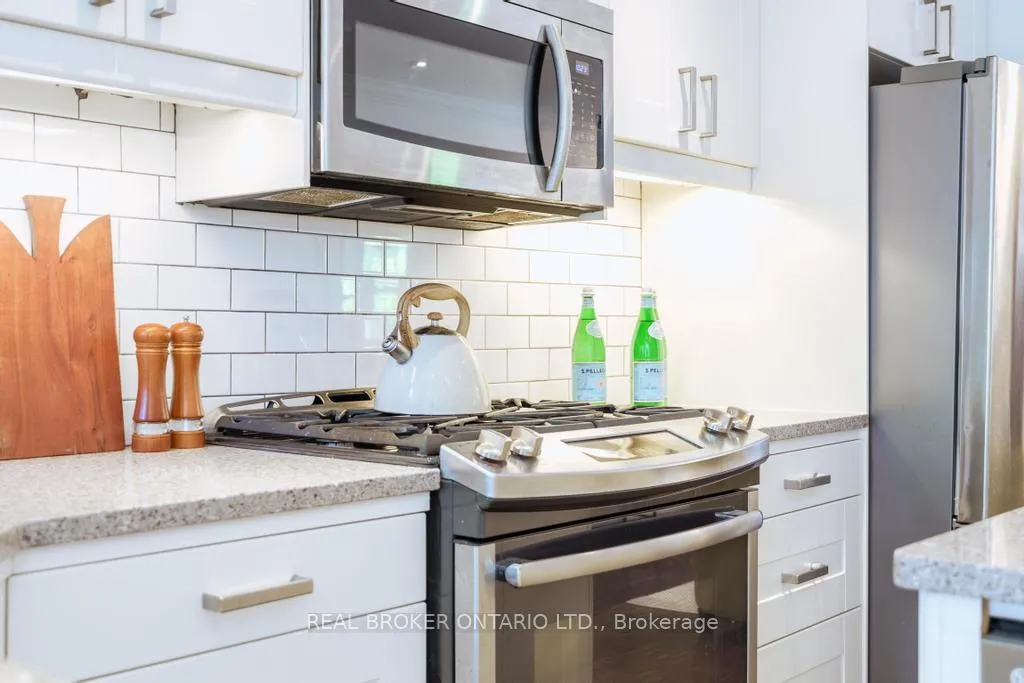 Photo 11 of 5 Heyworth Crescent S, Toronto, East End-Danforth — HOMEH