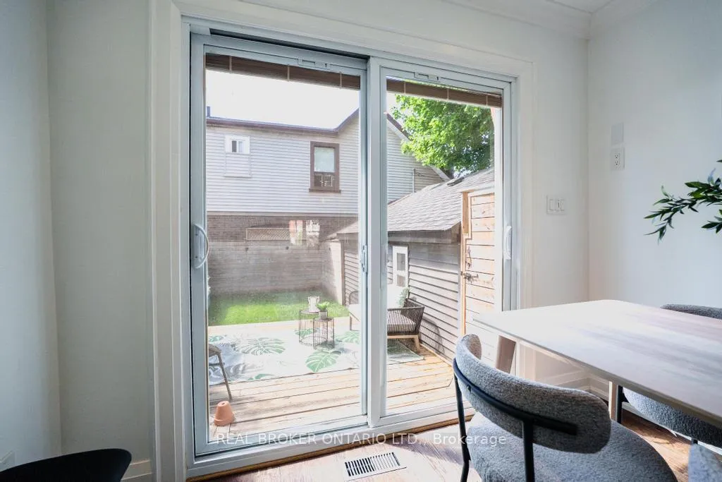 Photo 18 of 5 Heyworth Crescent S, Toronto, East End-Danforth — HOMEH