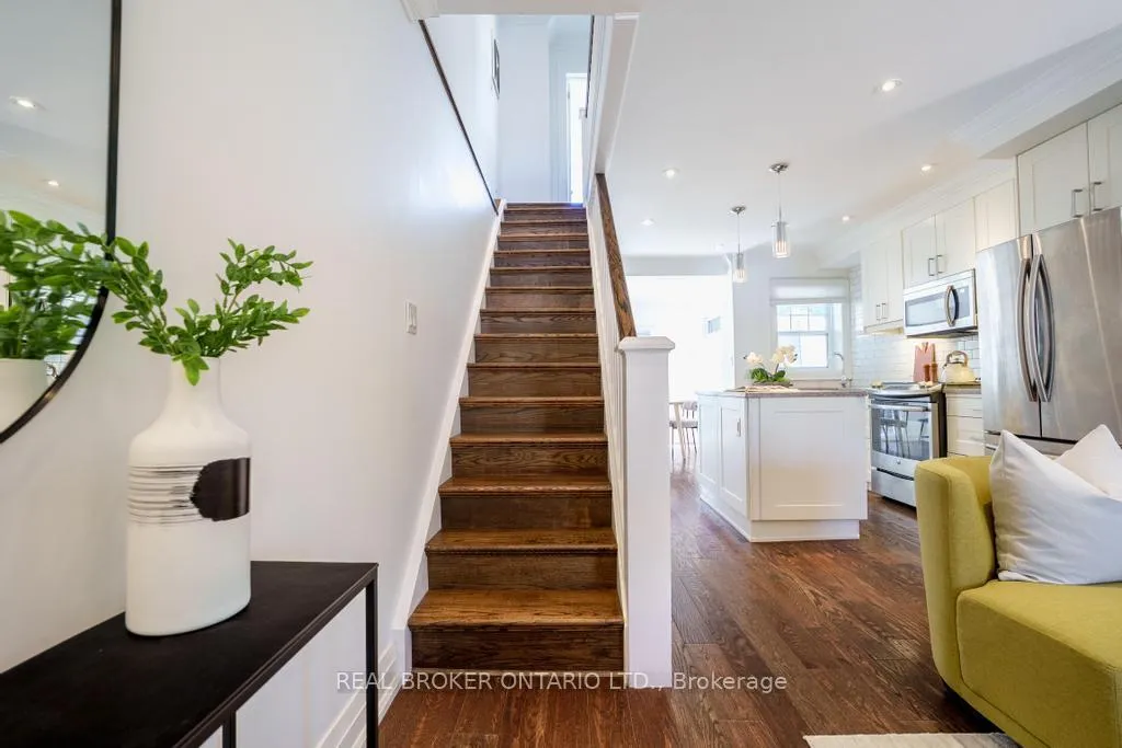 Photo 19 of 5 Heyworth Crescent S, Toronto, East End-Danforth — HOMEH