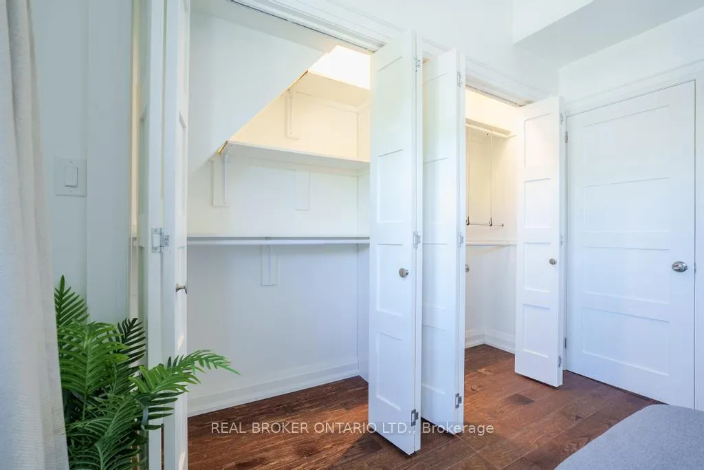 Photo 25 of 5 Heyworth Crescent S, Toronto, East End-Danforth — HOMEH