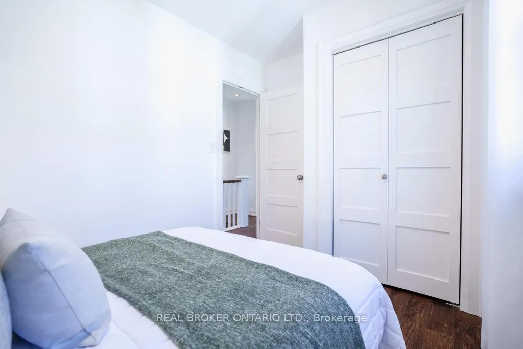 Photo 29 of 5 Heyworth Crescent S, Toronto, East End-Danforth — HOMEH