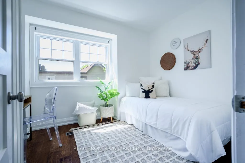 Photo 30 of 5 Heyworth Crescent S, Toronto, East End-Danforth — HOMEH
