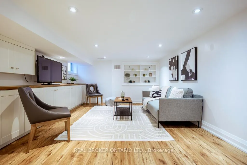Photo 32 of 5 Heyworth Crescent S, Toronto, East End-Danforth — HOMEH