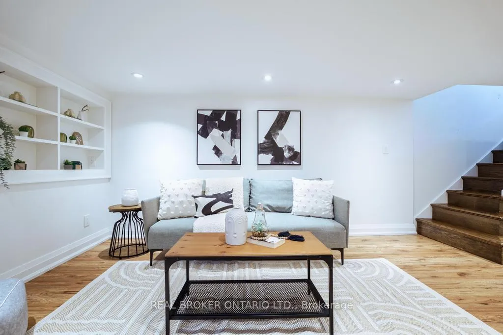 Photo 34 of 5 Heyworth Crescent S, Toronto, East End-Danforth — HOMEH