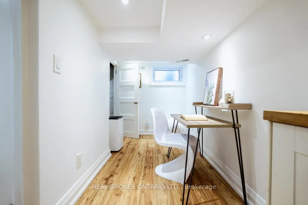 Photo 36 of 5 Heyworth Crescent S, Toronto, East End-Danforth — HOMEH