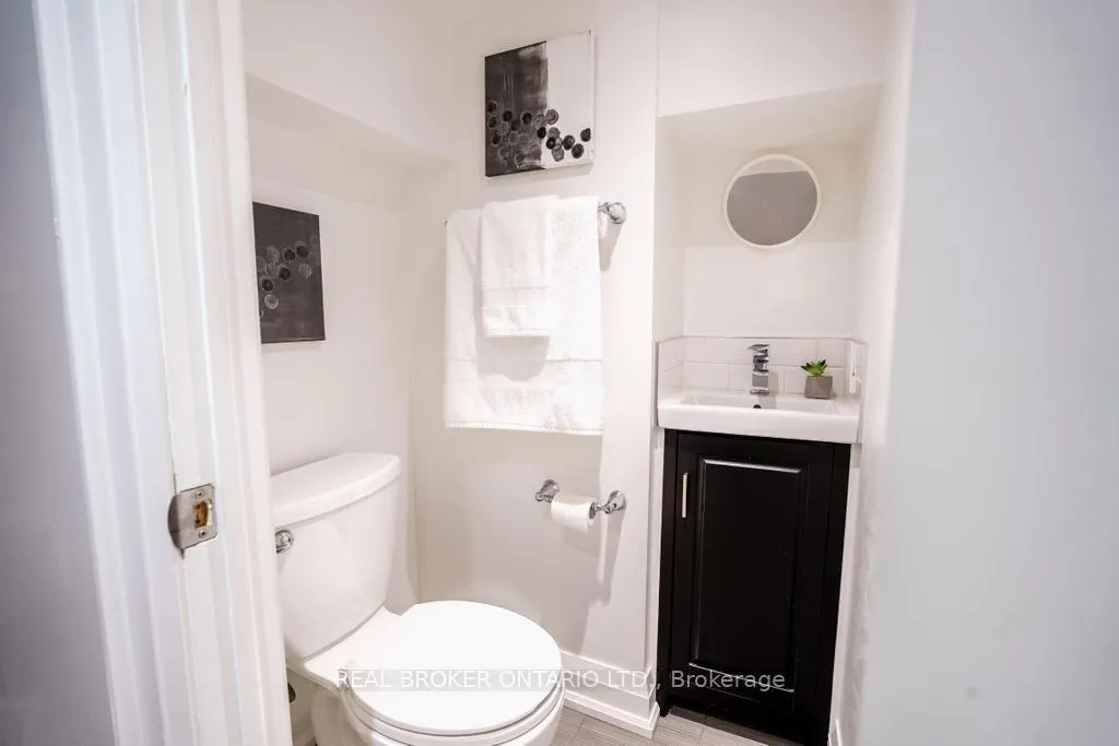 Photo 37 of 5 Heyworth Crescent S, Toronto, East End-Danforth — HOMEH