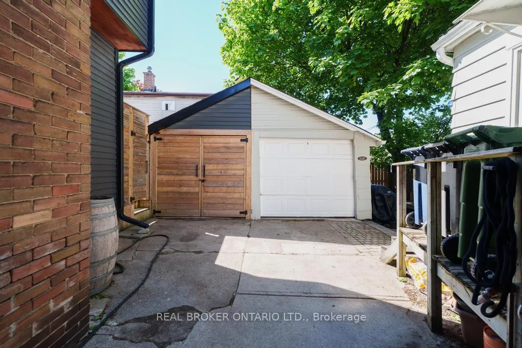 Photo 44 of 5 Heyworth Crescent S, Toronto, East End-Danforth — HOMEH