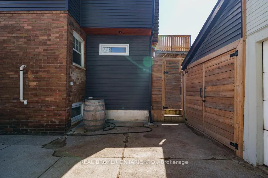 Photo 45 of 5 Heyworth Crescent S, Toronto, East End-Danforth — HOMEH