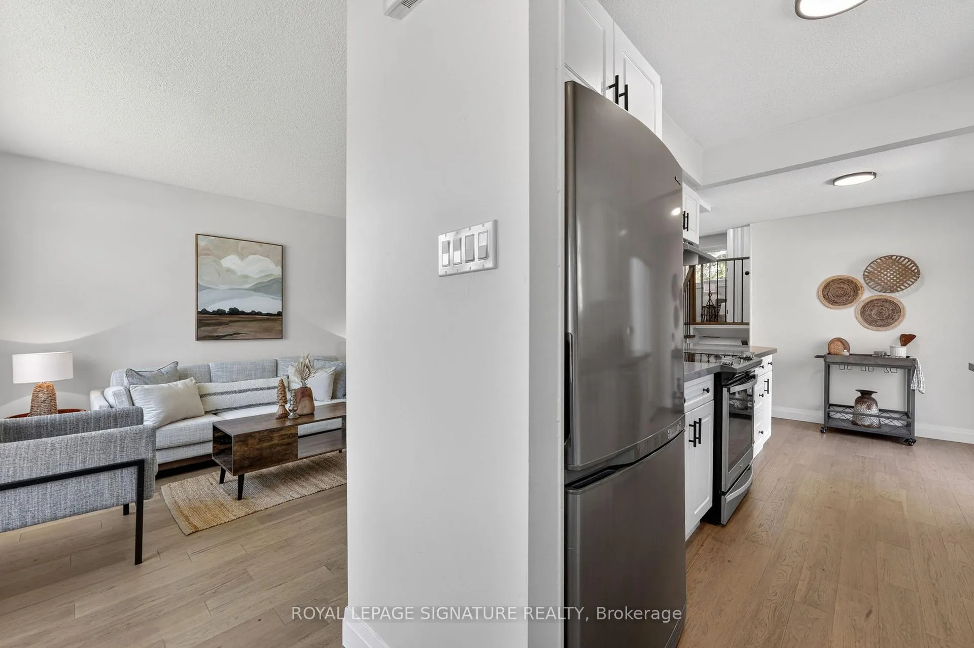 Photo 2 of 28 Janice Drive, Barrie, Sunnidale — HOMEH