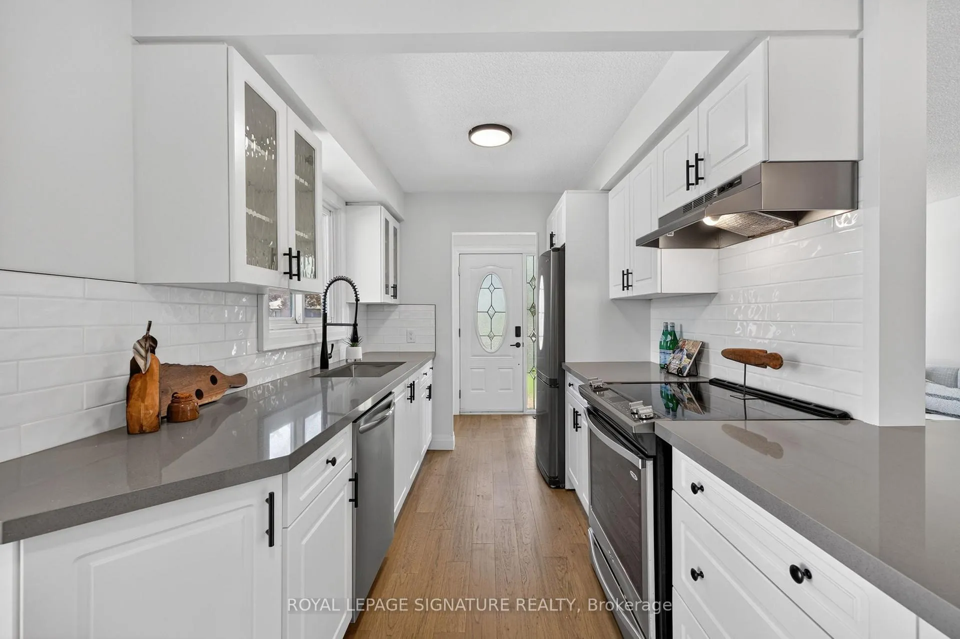 Photo 6 of 28 Janice Drive, Barrie, Sunnidale — HOMEH