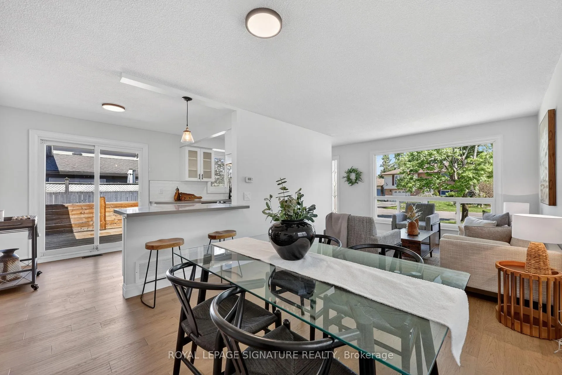 Photo 7 of 28 Janice Drive, Barrie, Sunnidale — HOMEH