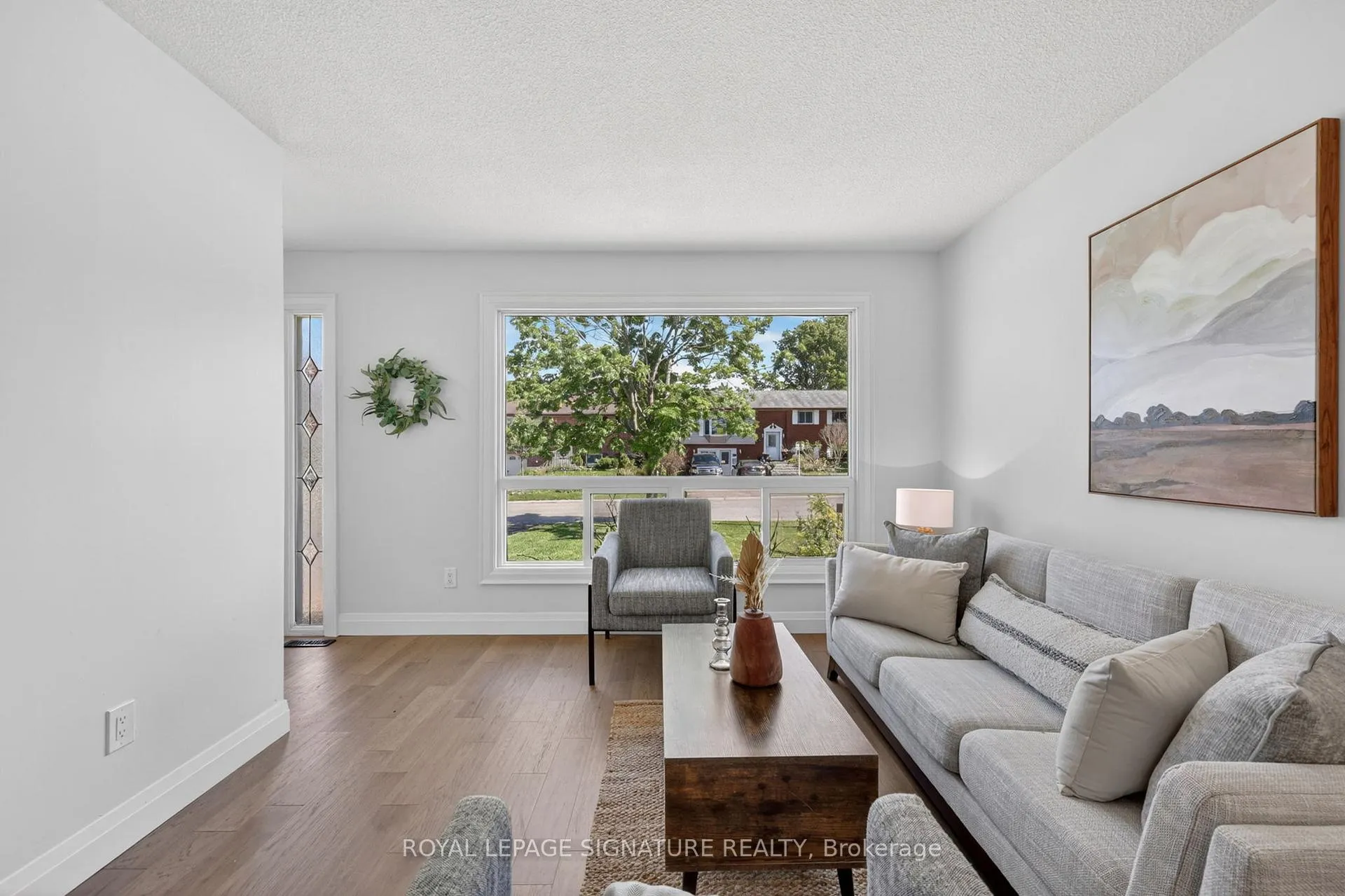 Photo 8 of 28 Janice Drive, Barrie, Sunnidale — HOMEH