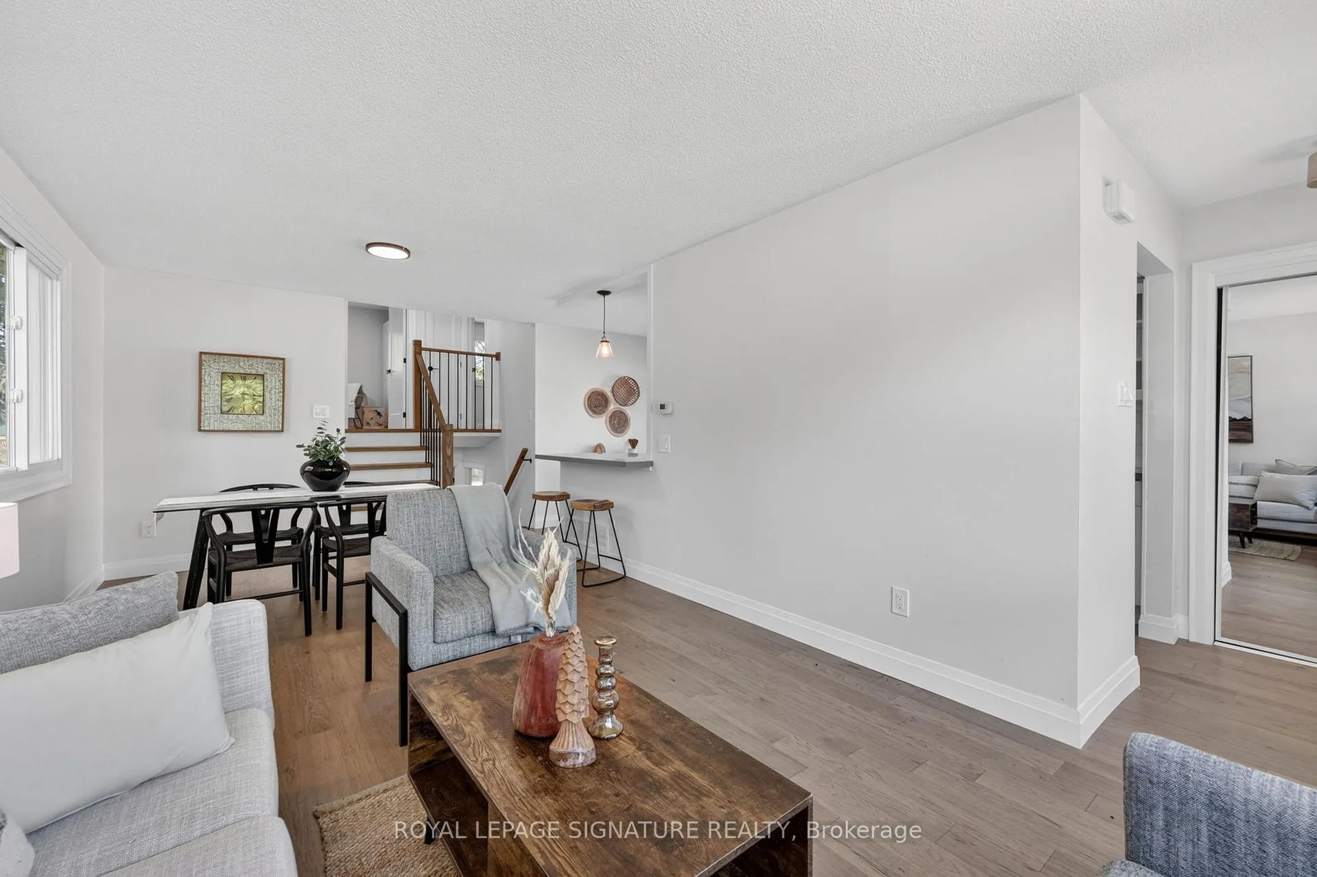 Photo 10 of 28 Janice Drive, Barrie, Sunnidale — HOMEH