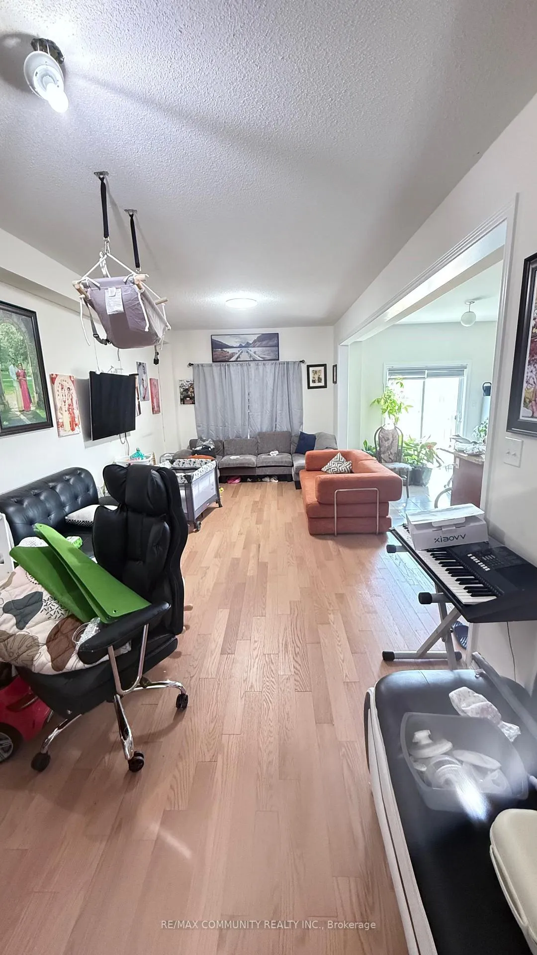 Photo 5 of 1103 Cameo Street, Pickering, Rural Pickering — HOMEH
