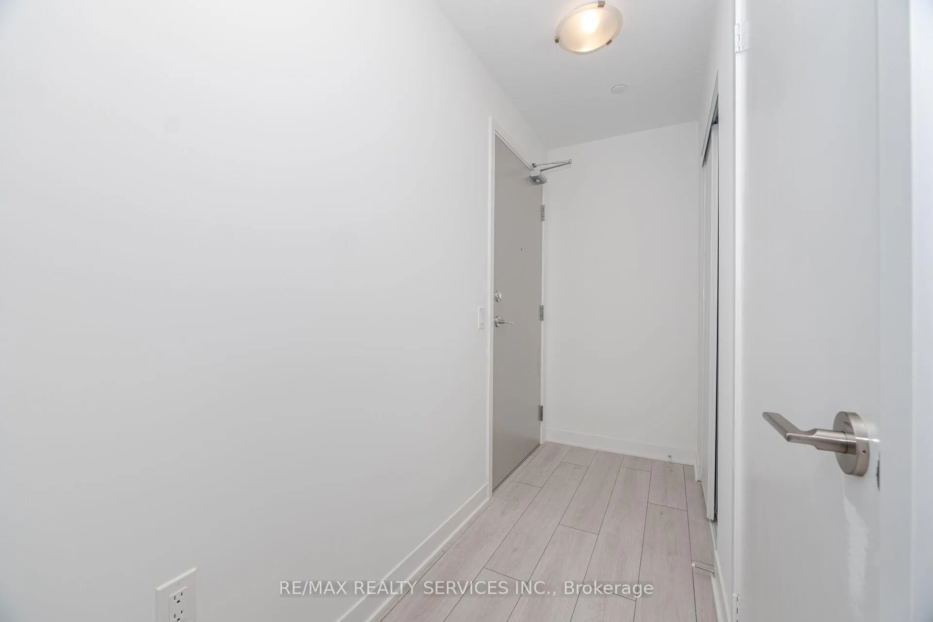 Photo 5 of Unit 2003, 260 Malta Avenue, Brampton, Brampton South — HOMEH