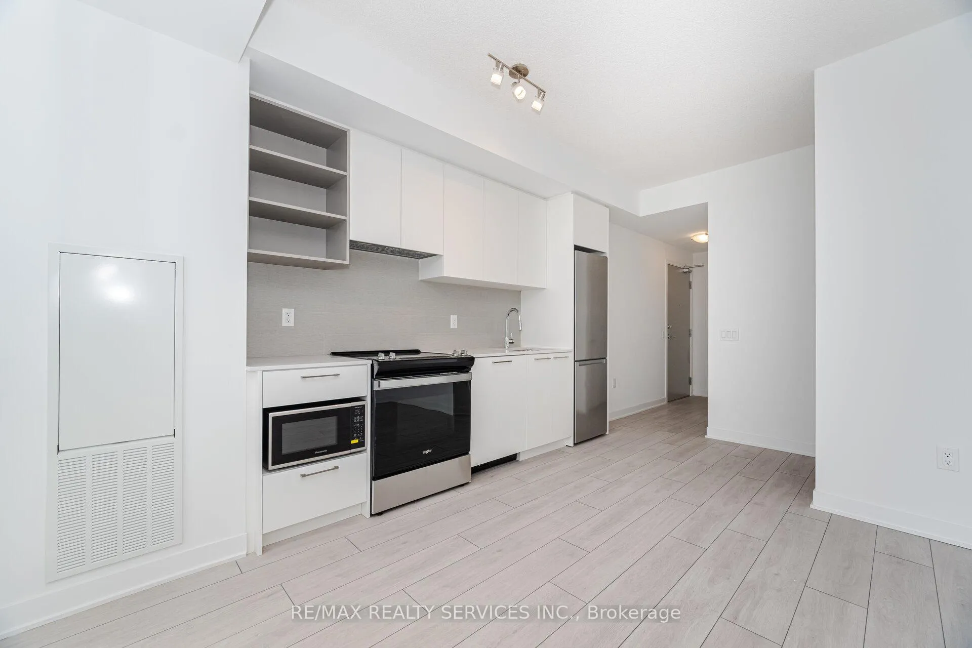 Photo 7 of Unit 2003, 260 Malta Avenue, Brampton, Brampton South — HOMEH