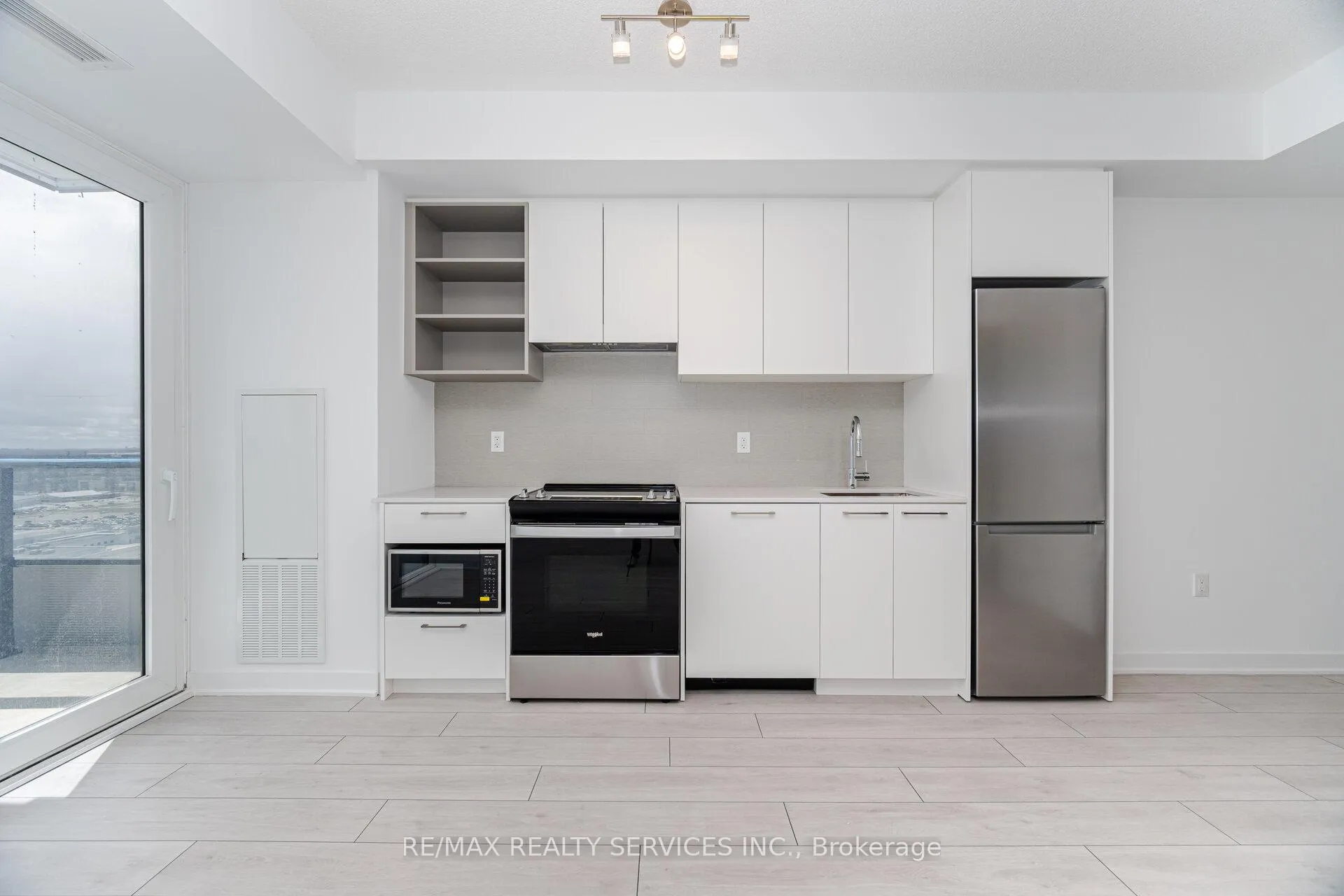 Photo 8 of Unit 2003, 260 Malta Avenue, Brampton, Brampton South — HOMEH