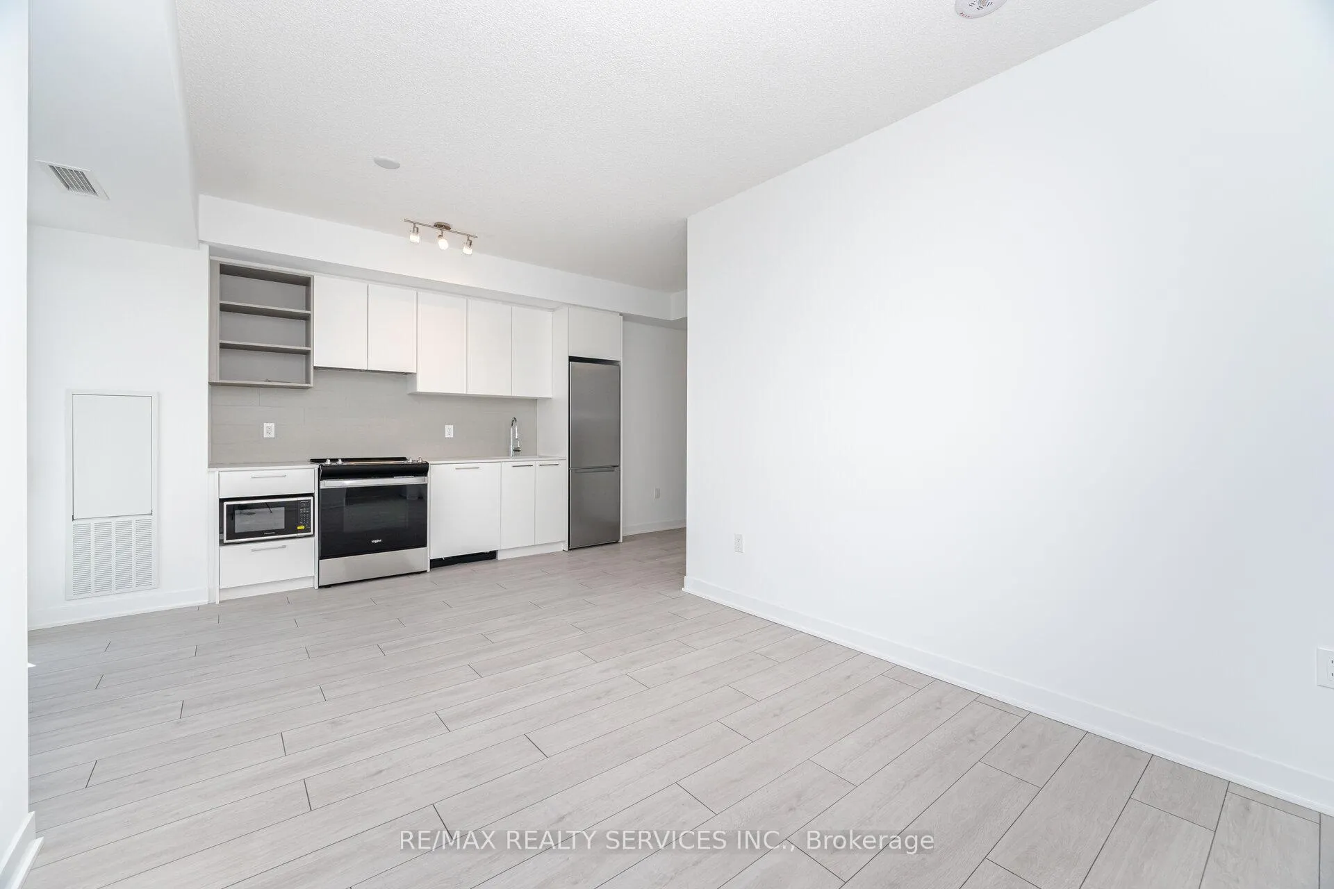 Photo 12 of Unit 2003, 260 Malta Avenue, Brampton, Brampton South — HOMEH