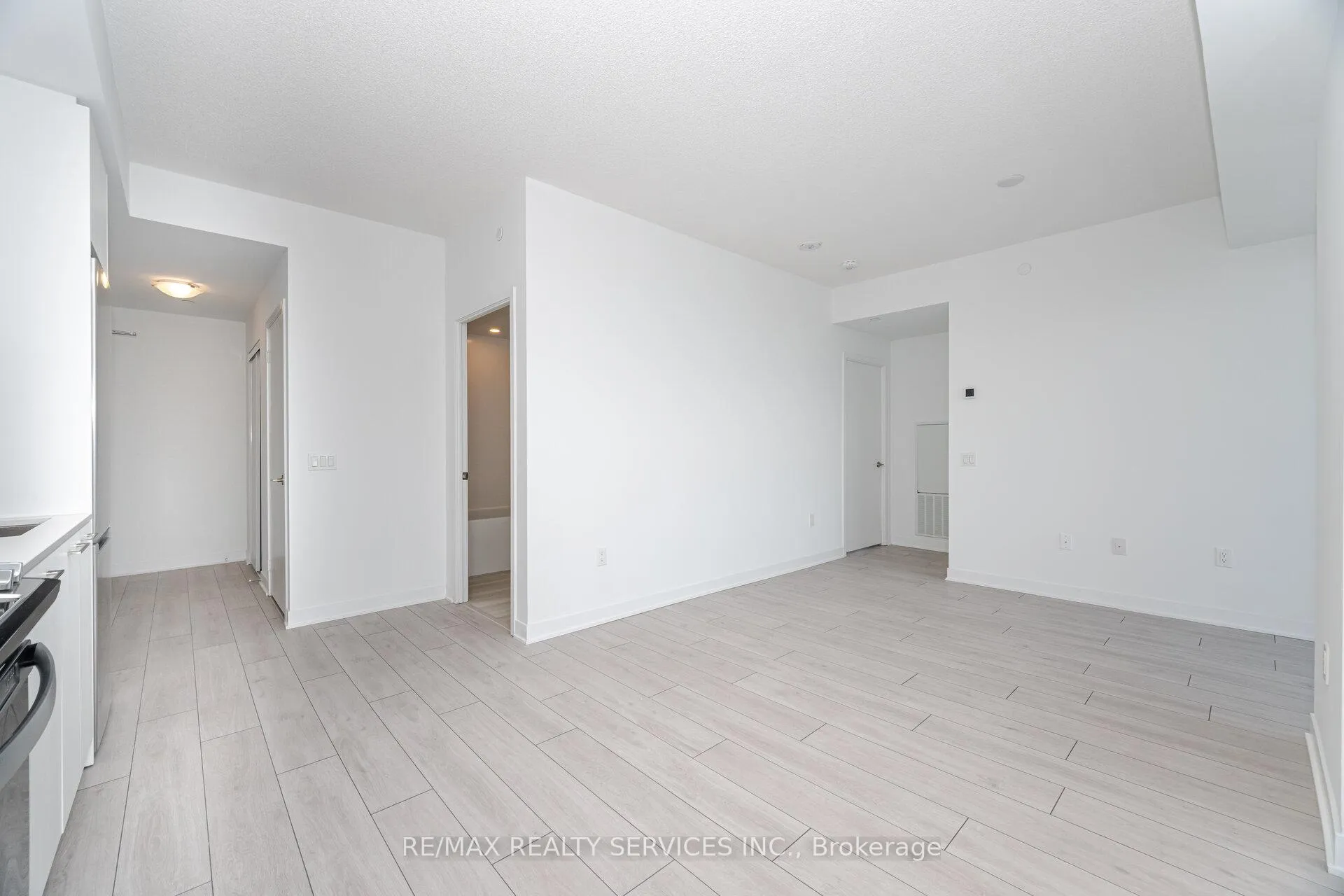 Photo 13 of Unit 2003, 260 Malta Avenue, Brampton, Brampton South — HOMEH