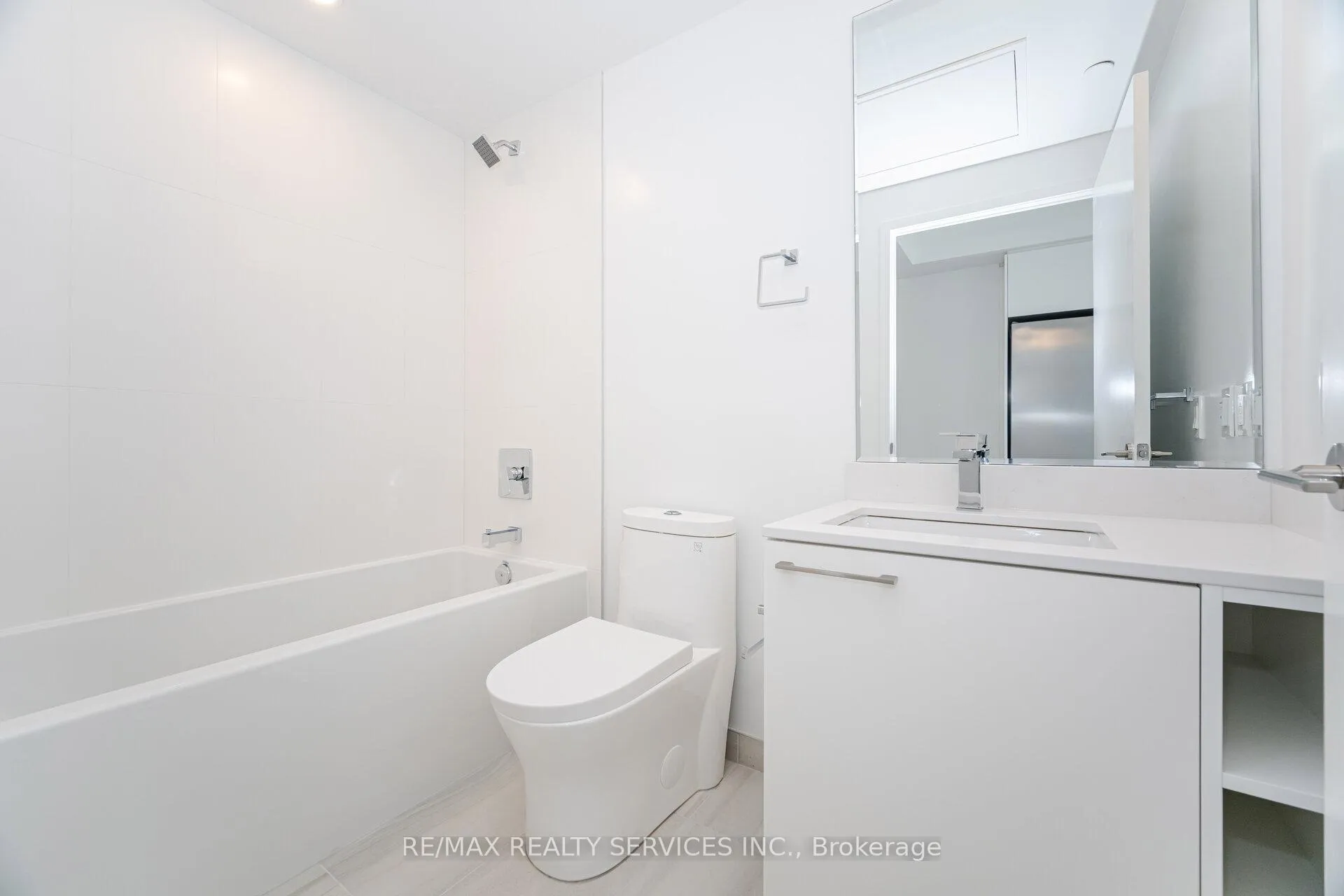 Photo 21 of Unit 2003, 260 Malta Avenue, Brampton, Brampton South — HOMEH